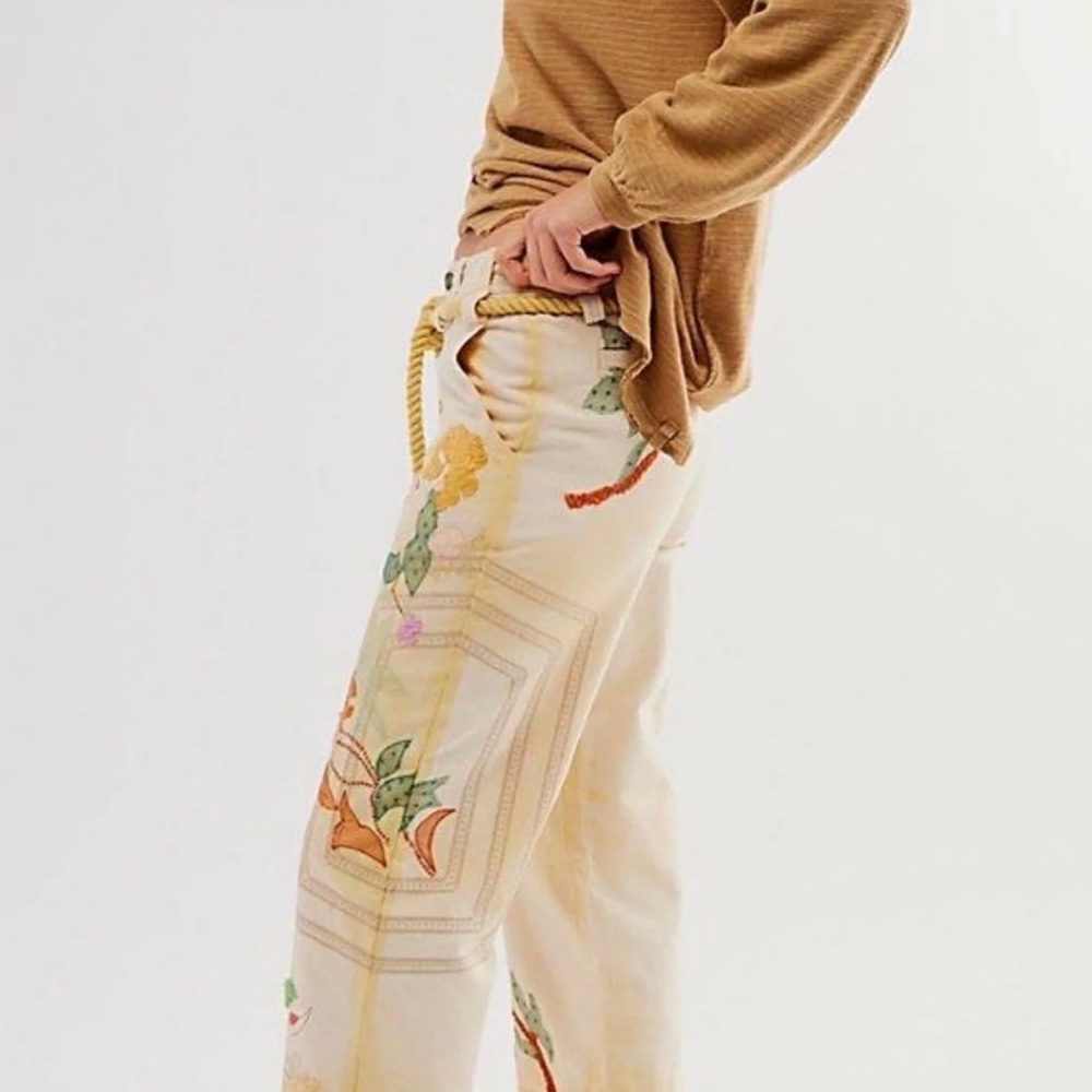Free People Floral Embroidery Belt Waist Cropped Pants. SOLD OUT COLOR SZ 8 - Picture 2 of 4